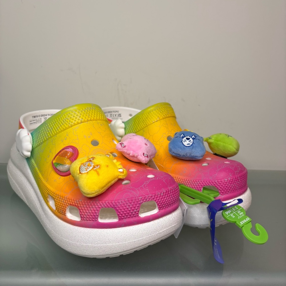 New CROCS x Care Bears Crush Clog Light On Women's Size 7 Rainbow Pink Yellow - Picture 2 of 10